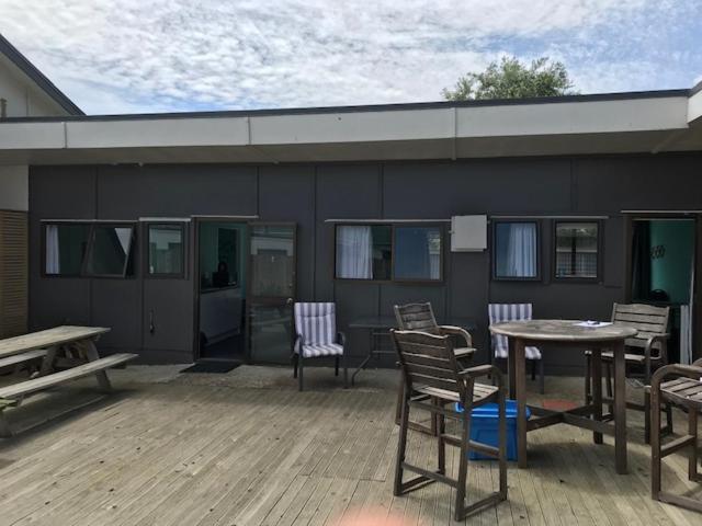 Kiwi Cabins Tapu Exterior photo
