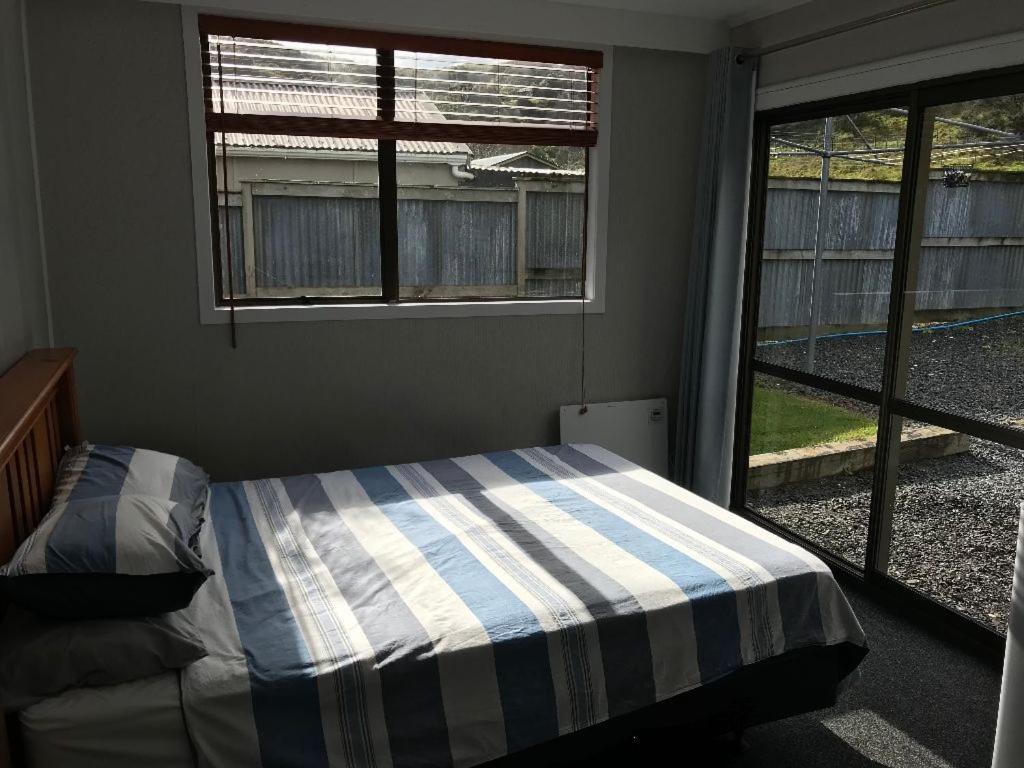 Kiwi Cabins Tapu Exterior photo